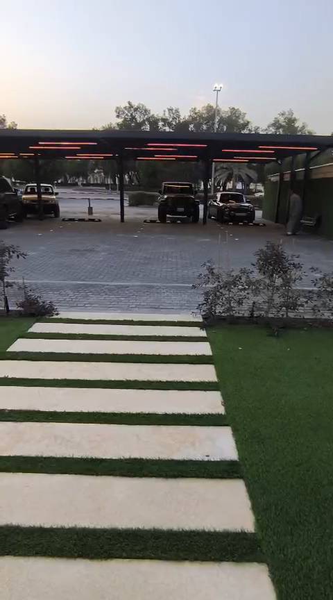 للايجار دوبلكس في بيان 
تشطيب راقي اول ساكن
ارضي مع سرداب مع حديقه 
عباره عن خمس غرف ماستر 
صاله مع حمام غرفه عامله 
ثلاث مواقف
الايجار 1300